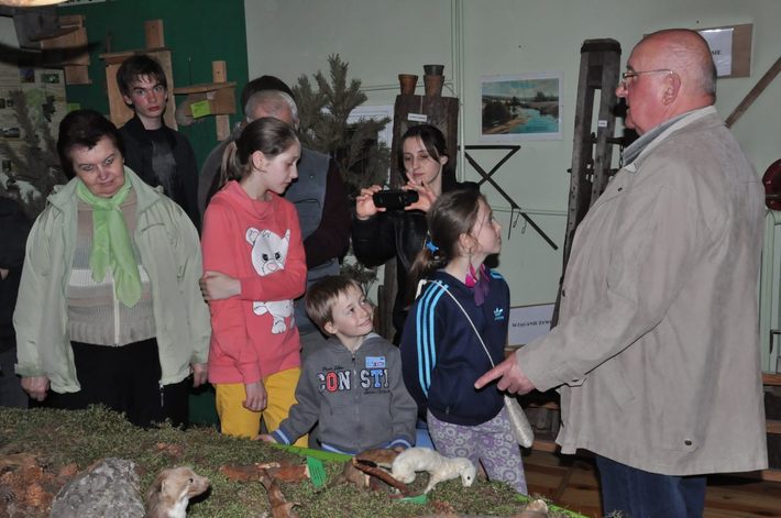 Co można robić nocą w muzeum? GALERIA