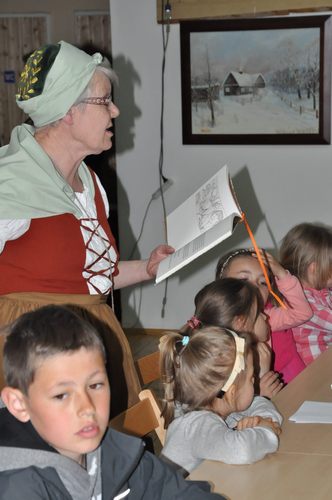 Co można robić nocą w muzeum? GALERIA