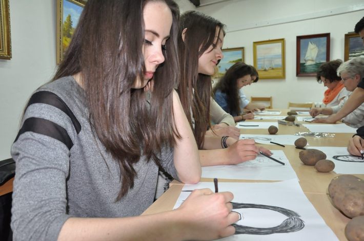 Co można robić nocą w muzeum? GALERIA