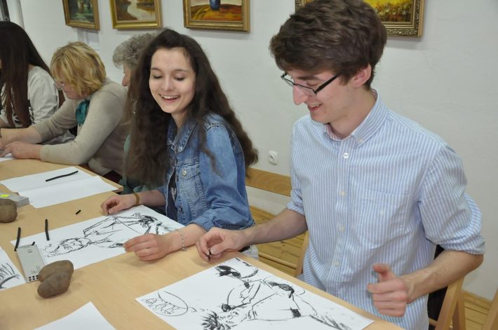 Co można robić nocą w muzeum? GALERIA