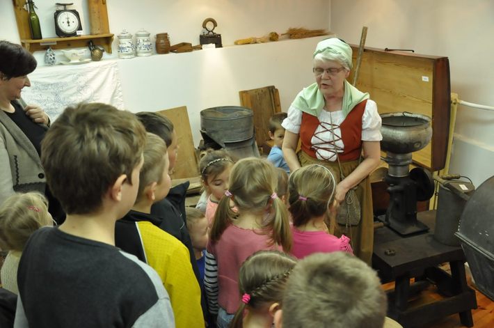 Co można robić nocą w muzeum? GALERIA