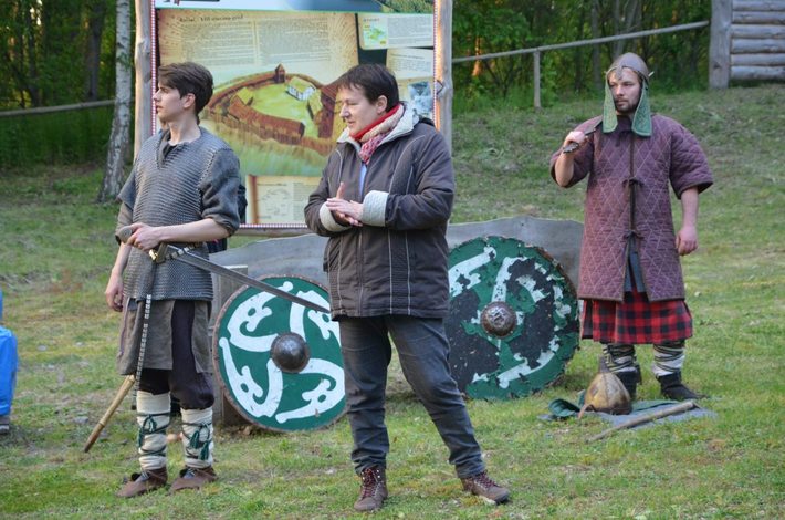 Z wojami przy ognisku GALERIA