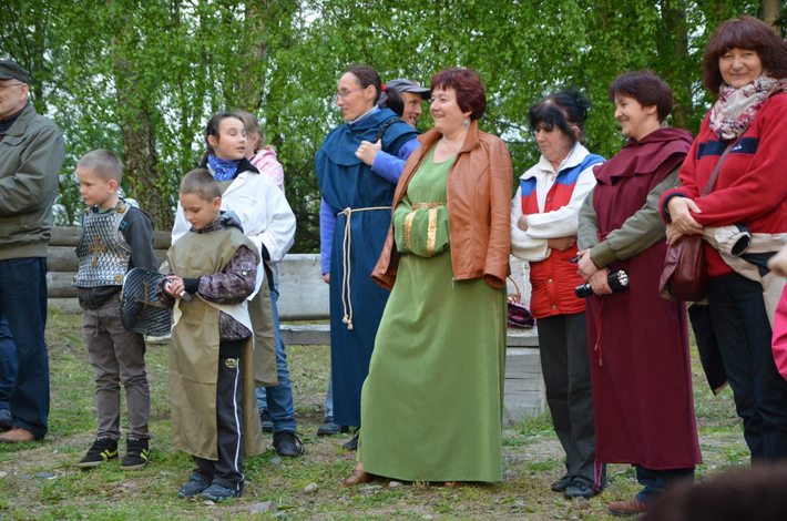 Z wojami przy ognisku GALERIA