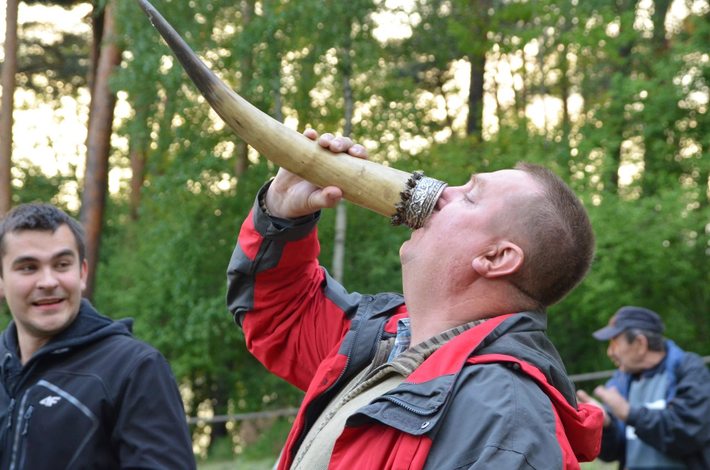 Z wojami przy ognisku GALERIA