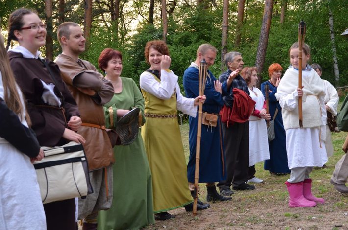 Z wojami przy ognisku GALERIA