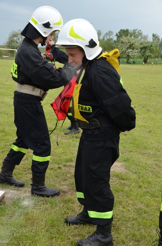 Kiełpin i Legbąd strażakami stoją