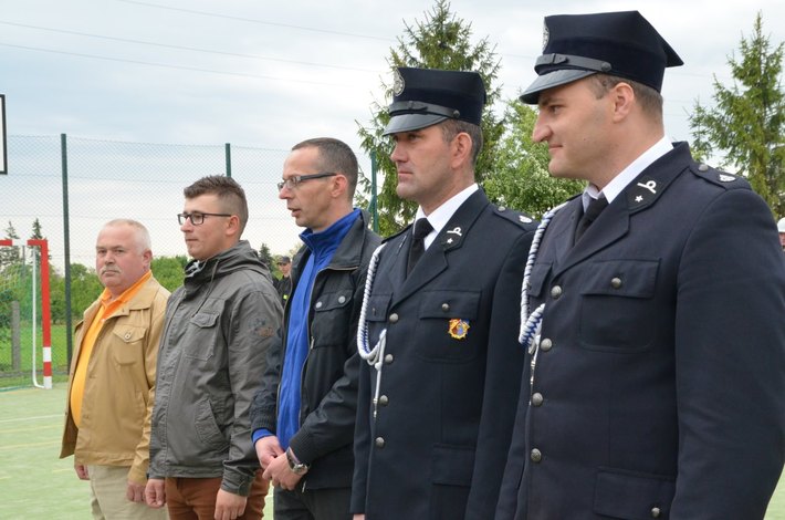 Kiełpin i Legbąd strażakami stoją