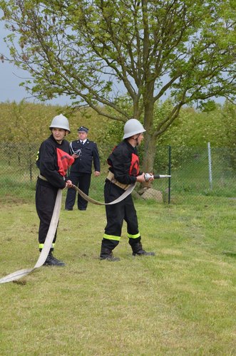 Kiełpin i Legbąd strażakami stoją