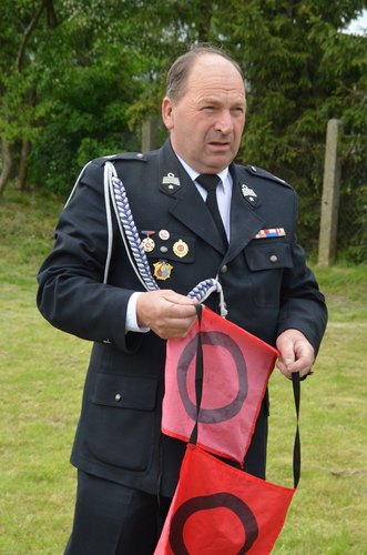 Kiełpin i Legbąd strażakami stoją