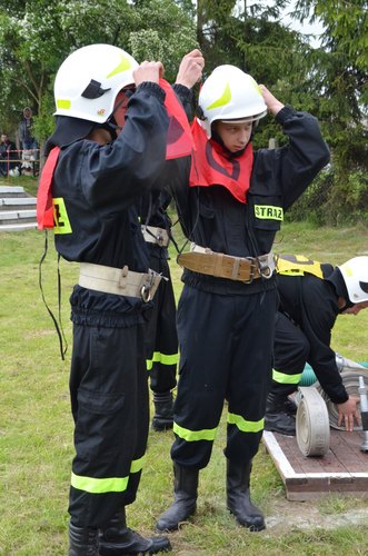 Kiełpin i Legbąd strażakami stoją