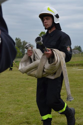 Kiełpin i Legbąd strażakami stoją