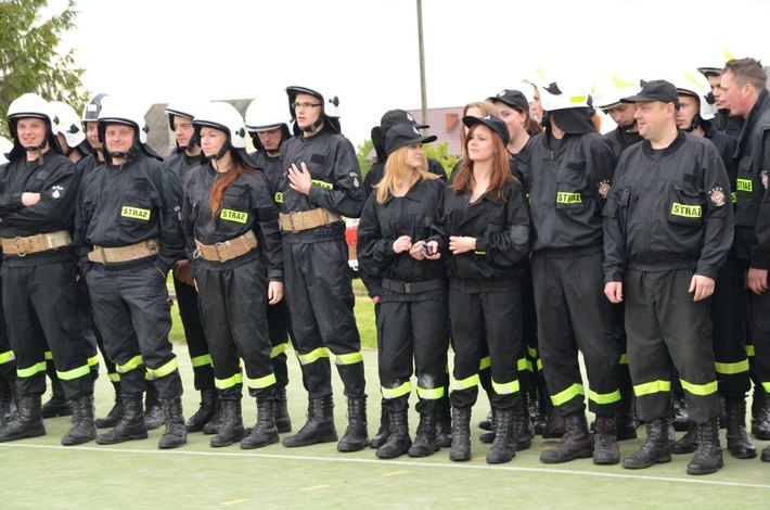 Kiełpin i Legbąd strażakami stoją