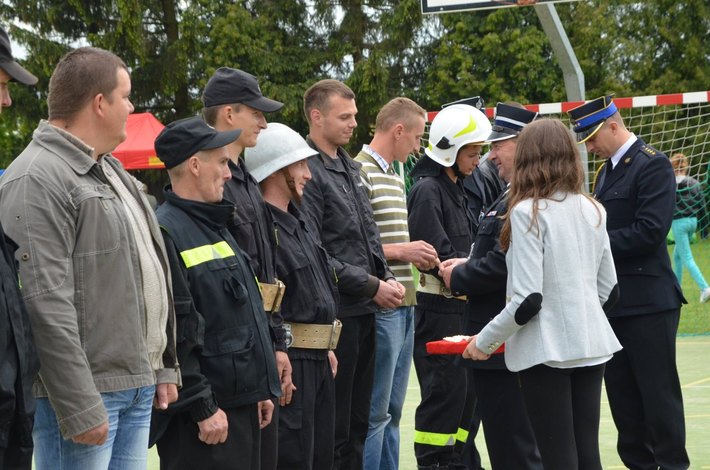 Kiełpin i Legbąd strażakami stoją