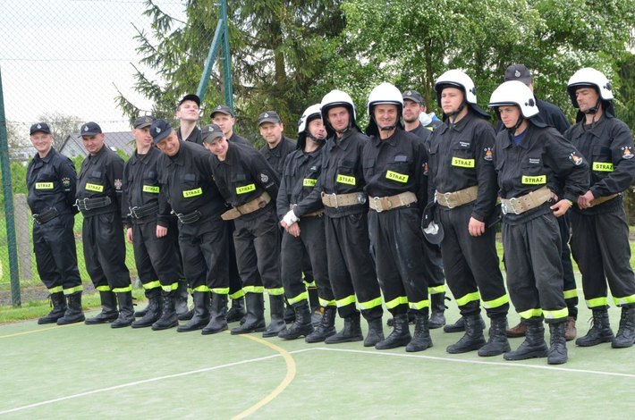 Kiełpin i Legbąd strażakami stoją