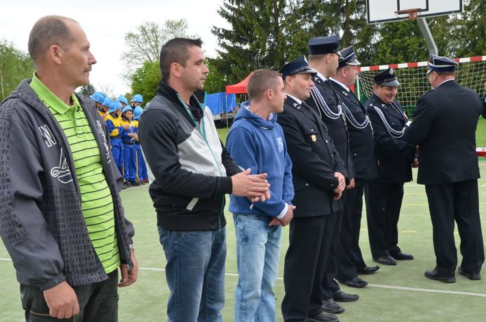 Kiełpin i Legbąd strażakami stoją