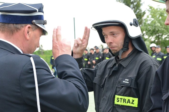 Kiełpin i Legbąd strażakami stoją