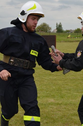 Kiełpin i Legbąd strażakami stoją