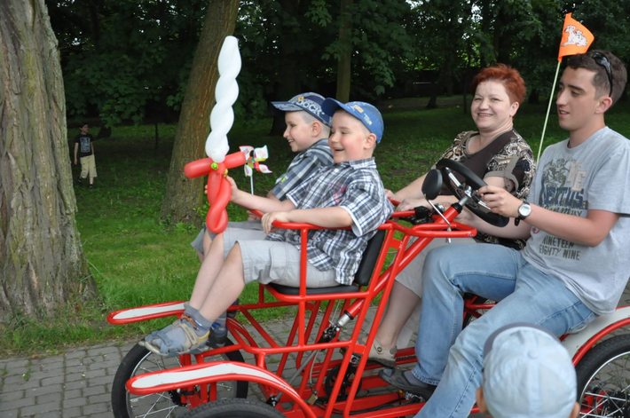 Dzieci przejęły tucholski park Zamkowy GALERIA