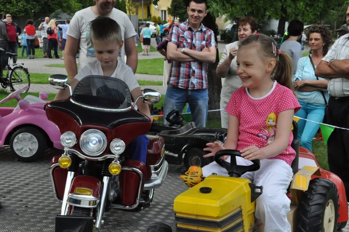 Dzieci przejęły tucholski park Zamkowy GALERIA