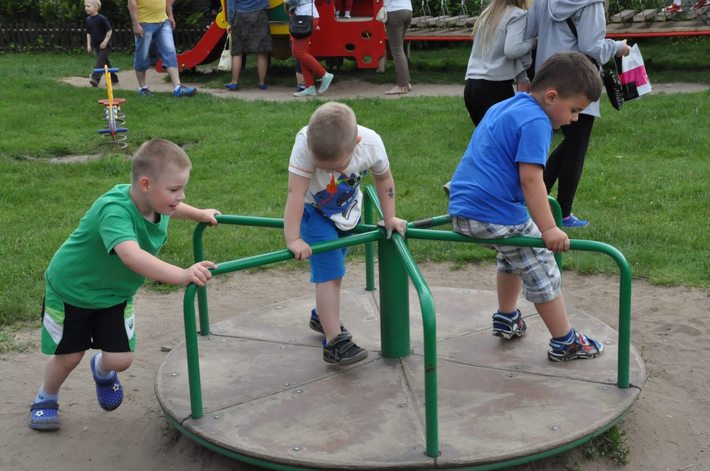 Dzieci przejęły tucholski park Zamkowy GALERIA