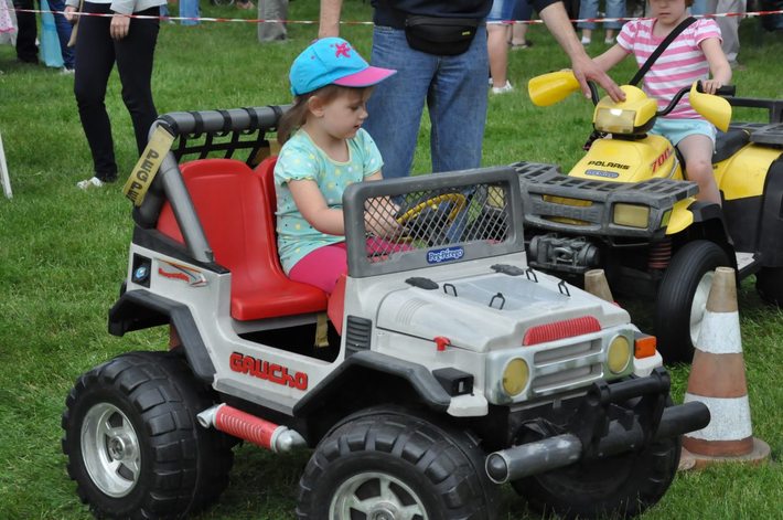 Dzieci przejęły tucholski park Zamkowy GALERIA