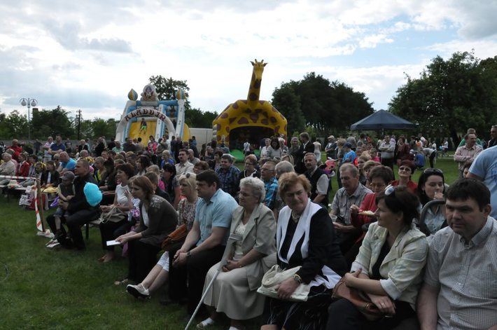 Dzieci przejęły tucholski park Zamkowy GALERIA
