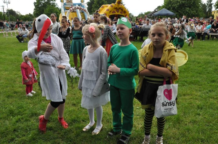 Dzieci przejęły tucholski park Zamkowy GALERIA