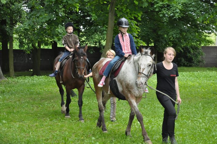 Dzieci przejęły tucholski park Zamkowy GALERIA
