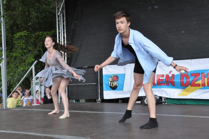 Dzieci przejęły tucholski park Zamkowy GALERIA