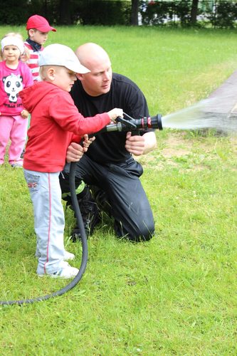 Tańce, śpiewy w przedszkolu GALERIA