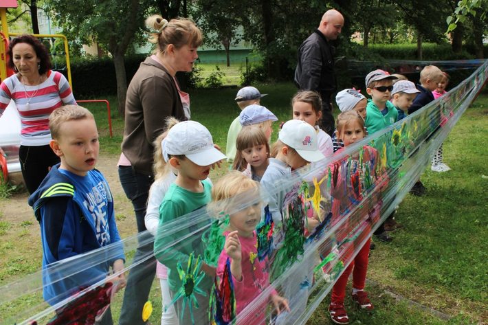 Tańce, śpiewy w przedszkolu GALERIA