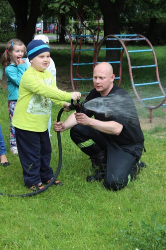 Tańce, śpiewy w przedszkolu GALERIA