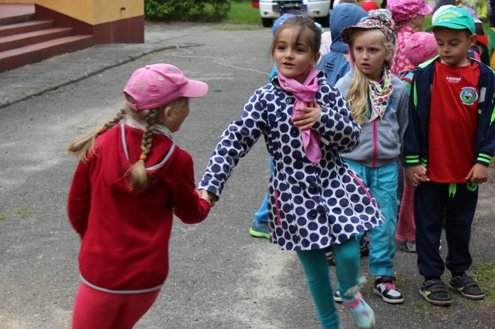 Tańce, śpiewy w przedszkolu GALERIA