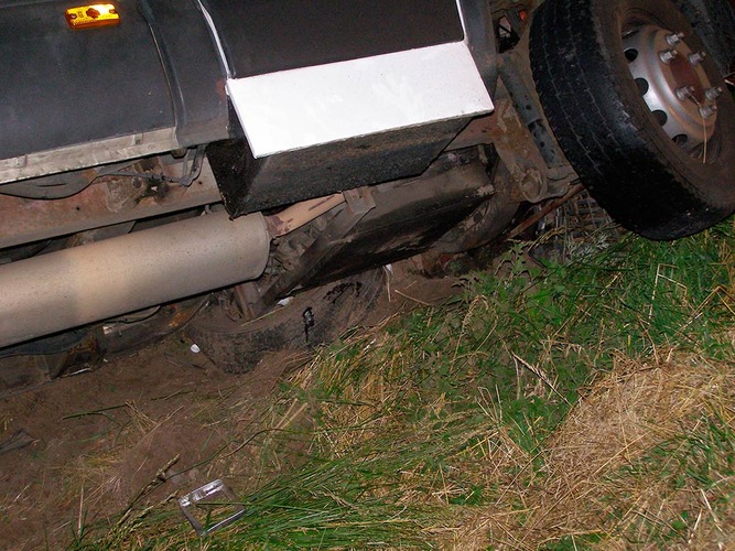 AKTUALIZACJA Bus z uczniami rozbił się pod Bysławiem  ZDJĘCIA