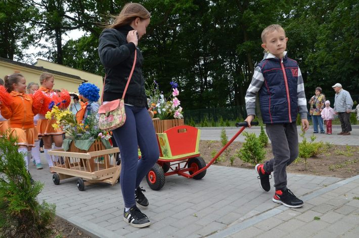 Parada kwiatowa przeszła przez wieś ZDJĘCIA