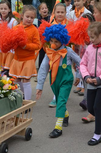 Parada kwiatowa przeszła przez wieś ZDJĘCIA