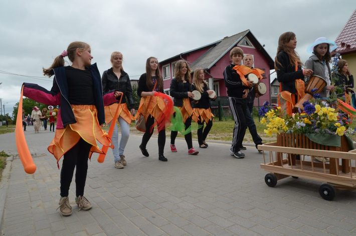 Parada kwiatowa przeszła przez wieś ZDJĘCIA