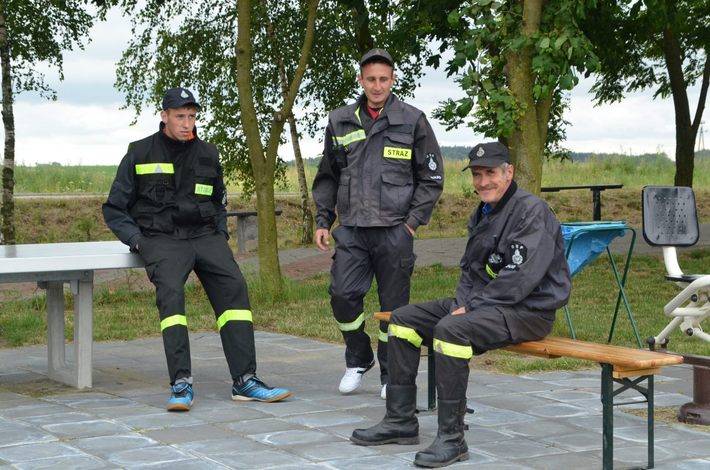 Parada kwiatowa przeszła przez wieś ZDJĘCIA