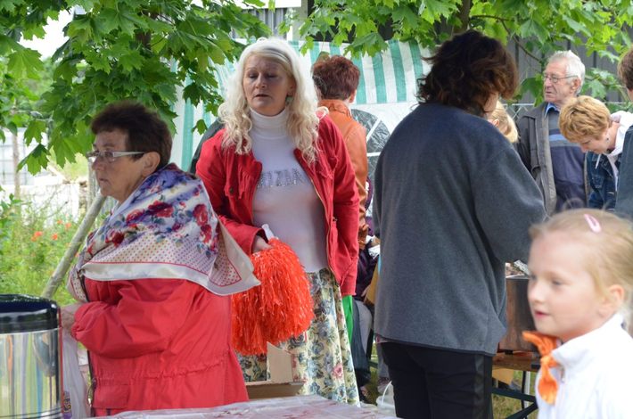 Parada kwiatowa przeszła przez wieś ZDJĘCIA