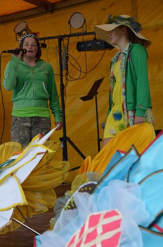 Parada kwiatowa przeszła przez wieś ZDJĘCIA