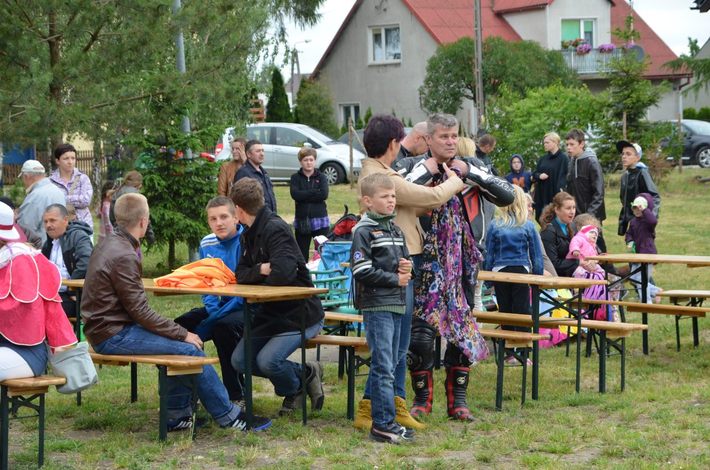 Parada kwiatowa przeszła przez wieś ZDJĘCIA