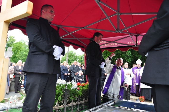 Tucholanie pożegnali księdza Lichosyta   ZDJĘCIA