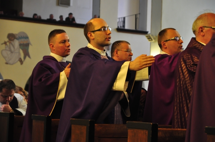 Tucholanie pożegnali księdza Lichosyta   ZDJĘCIA