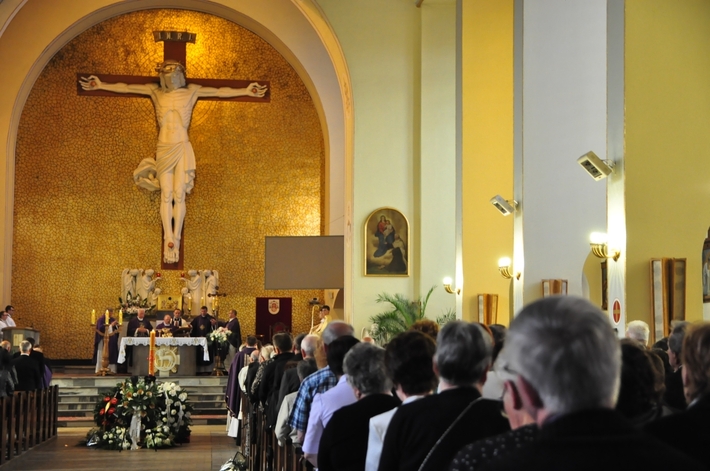 Tucholanie pożegnali księdza Lichosyta   ZDJĘCIA