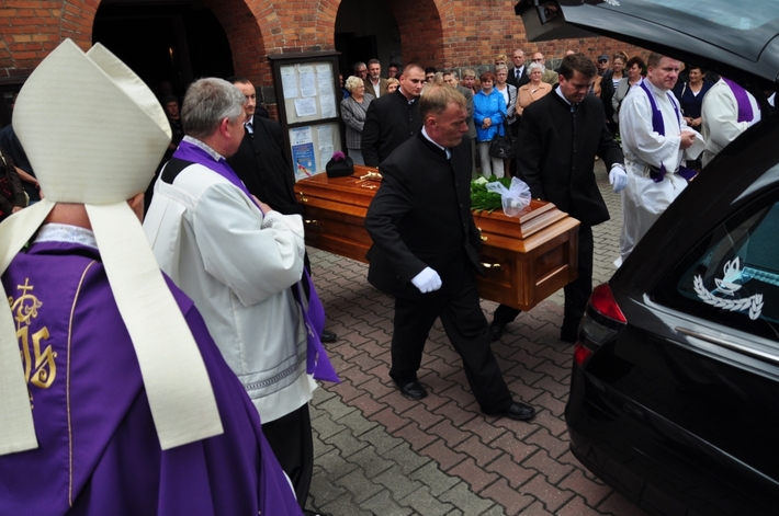 Tucholanie pożegnali księdza Lichosyta   ZDJĘCIA