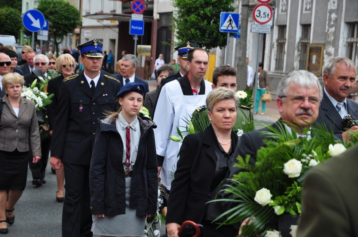 Tucholanie pożegnali księdza Lichosyta   ZDJĘCIA