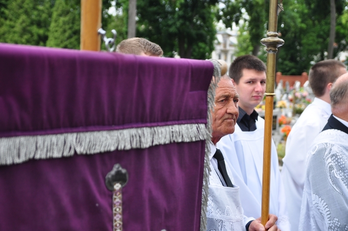 Tucholanie pożegnali księdza Lichosyta   ZDJĘCIA