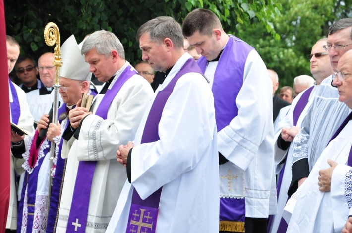 Tucholanie pożegnali księdza Lichosyta   ZDJĘCIA