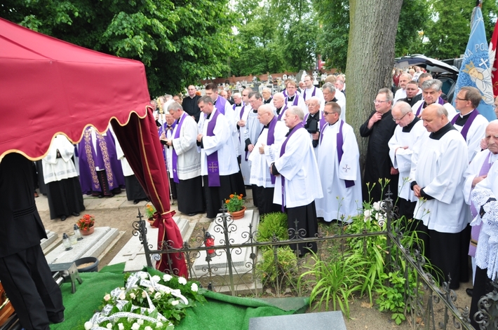 Tucholanie pożegnali księdza Lichosyta   ZDJĘCIA