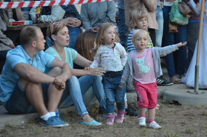 Siejące postrach czarownice i teatr ognia GALERIA